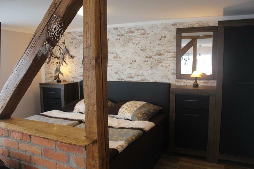 Festung Maercz Apartment เพียร์นา ภายนอก รูปภาพ